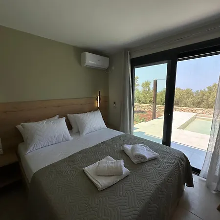 Villa Calmia Fine Living