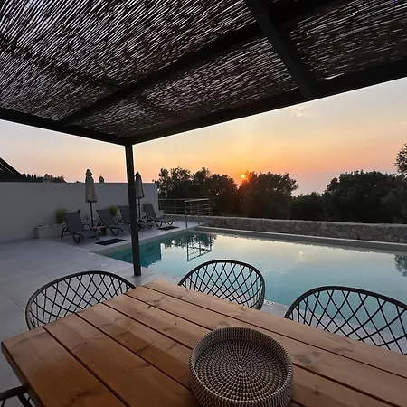 Calmia Fine Living * Tsoukaládhes