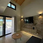 Calmia Fine Living