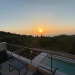 Calmia Fine Living Vilă *