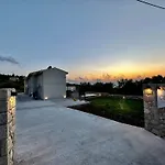 Calmia Fine Living Villa