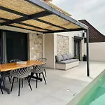 Vilă Calmia Fine Living