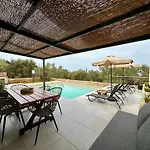 Calmia Fine Living Vilă
