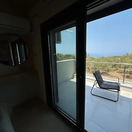 Calmia Fine Living *