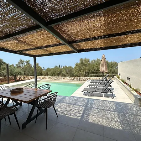 Calmia Fine Living Villa Tsoukaladhes