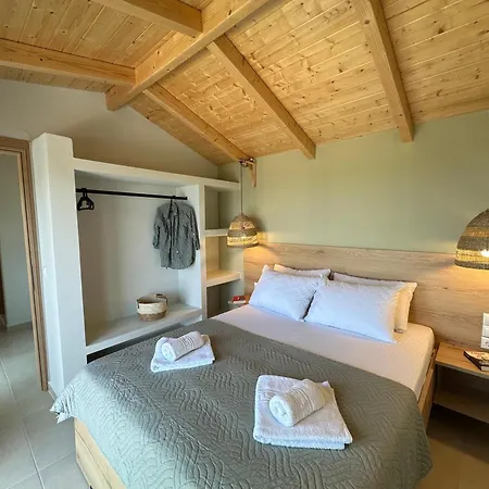 Calmia Fine Living *