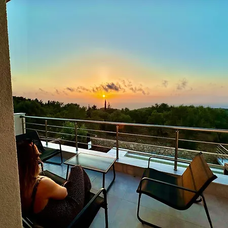 Villa Calmia Fine Living