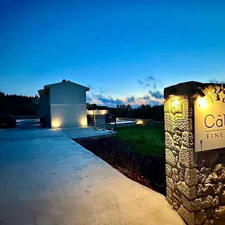 Villa Calmia Fine Living *