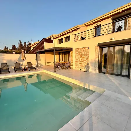 Calmia Fine Living Villa Tsoukaladhes