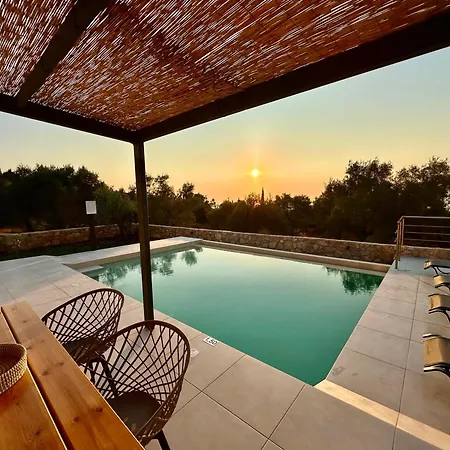 Calmia Fine Living Villa *