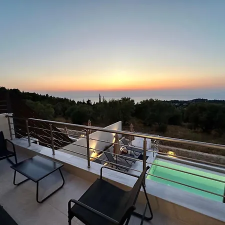 Calmia Fine Living Villa *