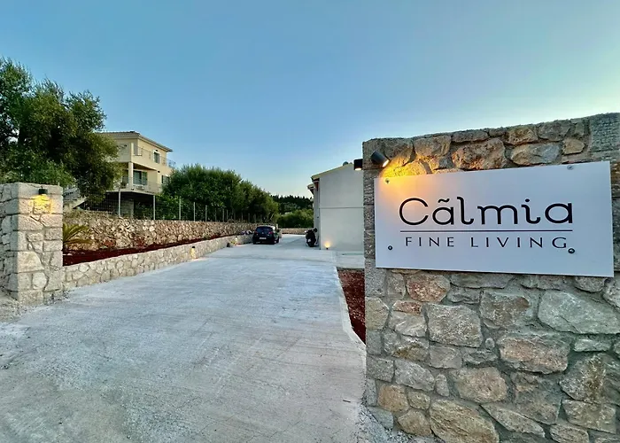 Calmia Fine Living Vilă Tsoukaládhes