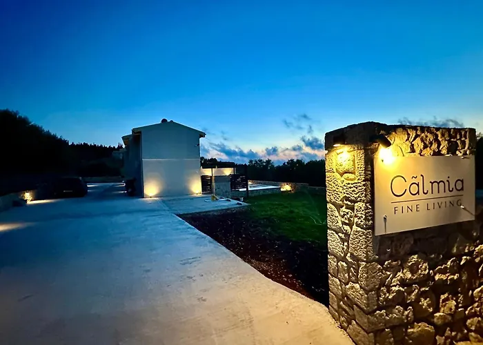 Vilă Calmia Fine Living *